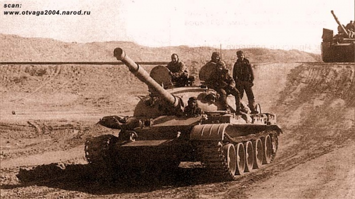 ملف:مشهد الدبابات المصرية بعد عبورها قناة السويس أثناء حرب أكتوبر 1973.jpg